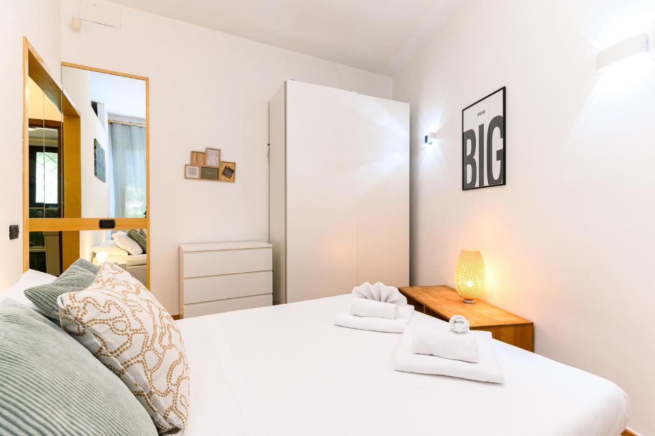 Cozy With Balcony By Ndp Rent Apartment Rome